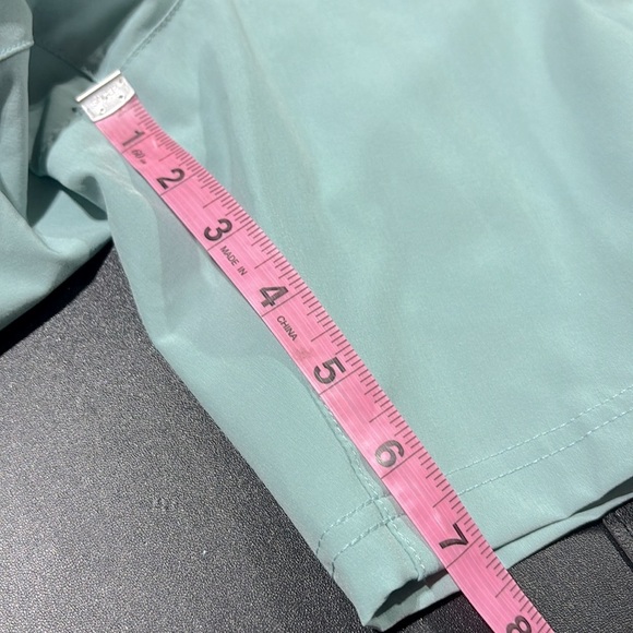 Quicksilver Lined board/swim,elastic drawstring waist,hip pockets,back velcro - Picture 9 of 12